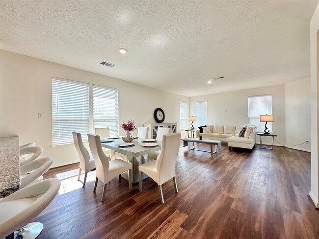 Foto del edificio - 2034 Domeniko Dr