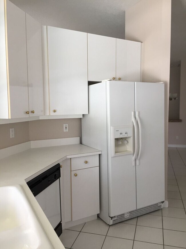 Foto del edificio - 557 SW New Castle Cove