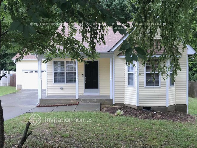 Building Photo - 1105 Kavkaz St