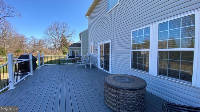 Building Photo - 727 N Haines Cir