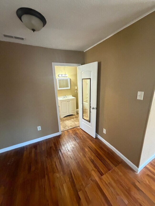 Foto del edificio - 1807 W Lincoln St