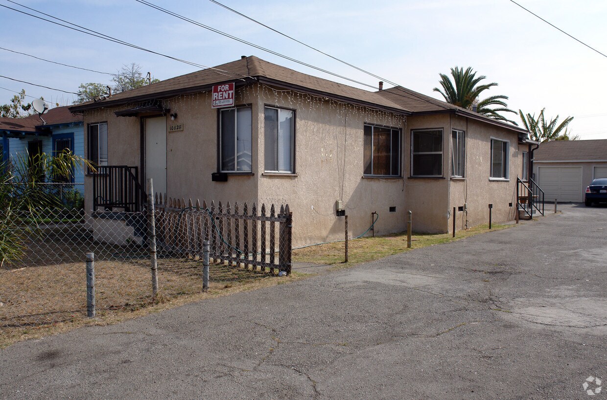 Foto del edificio - 10828-10830 Acacia Ave