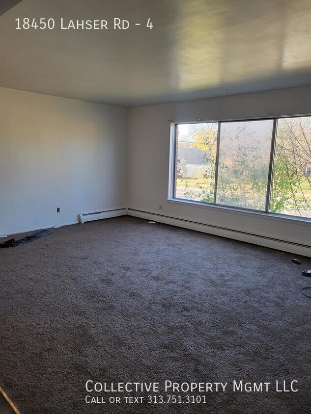 Foto principal - 18450 Lahser Rd