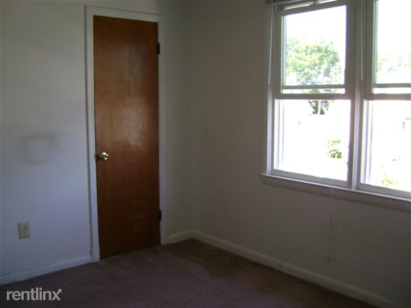 Foto del edificio - 229 Townsend Ave