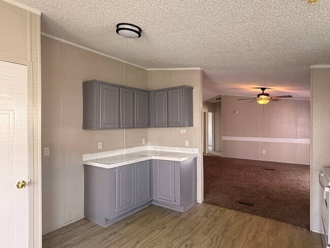 Foto del edificio - 2112 Colonial Dr