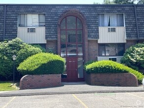Building Photo - 309 High Path Rd
