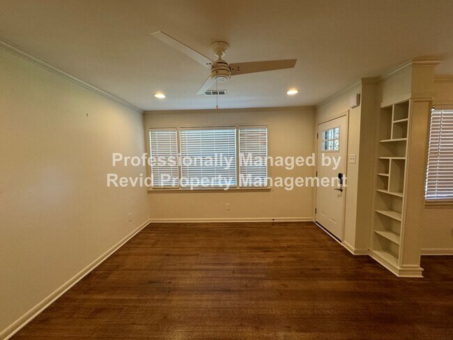 Foto del edificio - Updated 3 bedroom 2 bathroom home in Colon...