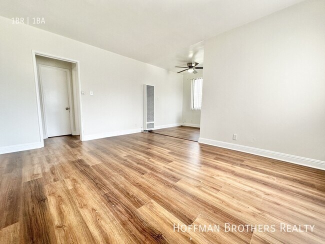 Building Photo - 14639 Calvert St