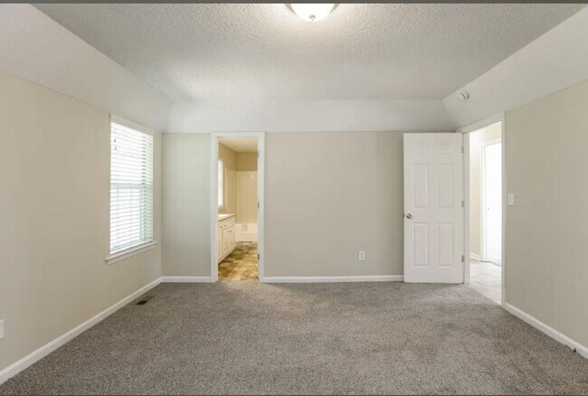 Foto del edificio - 4216 Sturbridge Dr