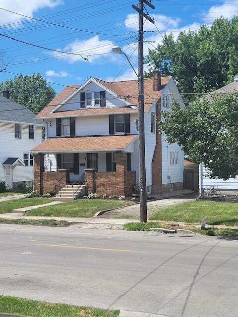 Primary Photo - 446 W Grand Ave