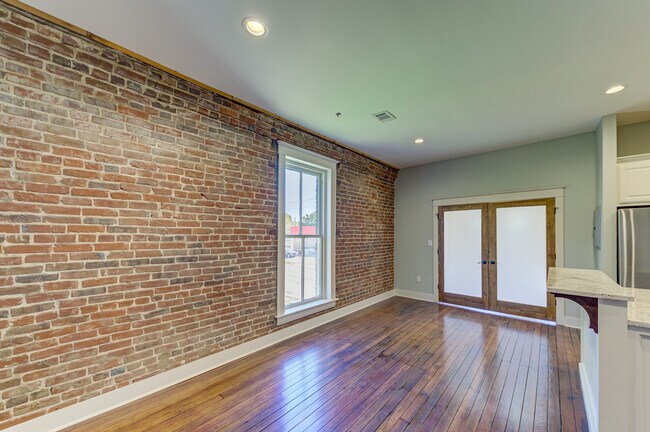 Cocina y sala de estar - 1201 Openwood Ln