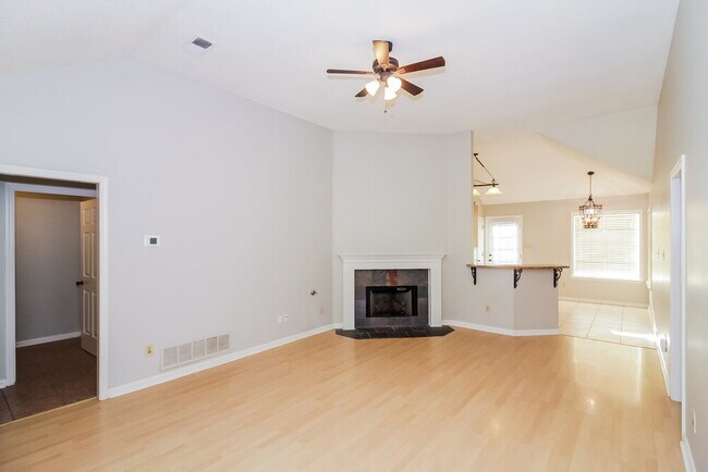 Foto del edificio - 7161 McCleskey Cove