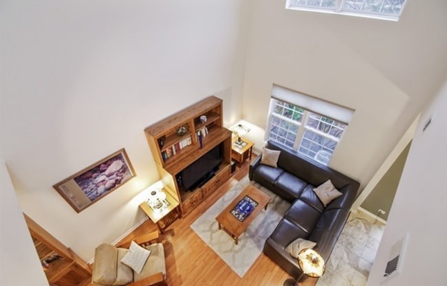 Building Photo - 967 Kensington Dr