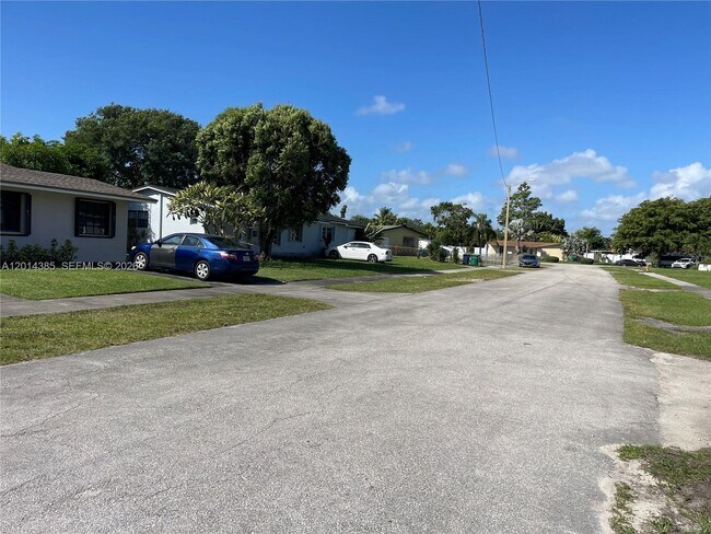 Foto del edificio - 9711 SW 162nd St