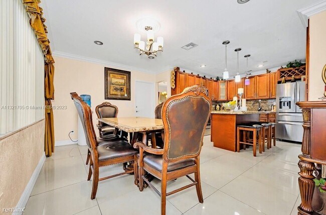 Foto del edificio - 3 br, 2 bath House - 5101 SW 6th Pl