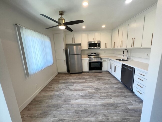 Foto del edificio - 3359 Mentone Ave