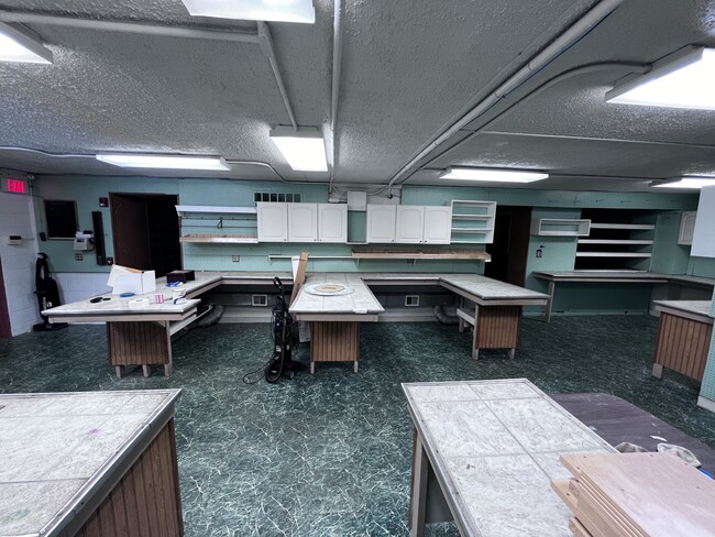 Commercial Industrial/Garage - Elste & D&T Buildings