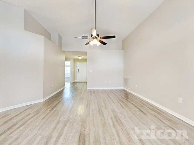Foto del edificio - 4613 Hunts Ave