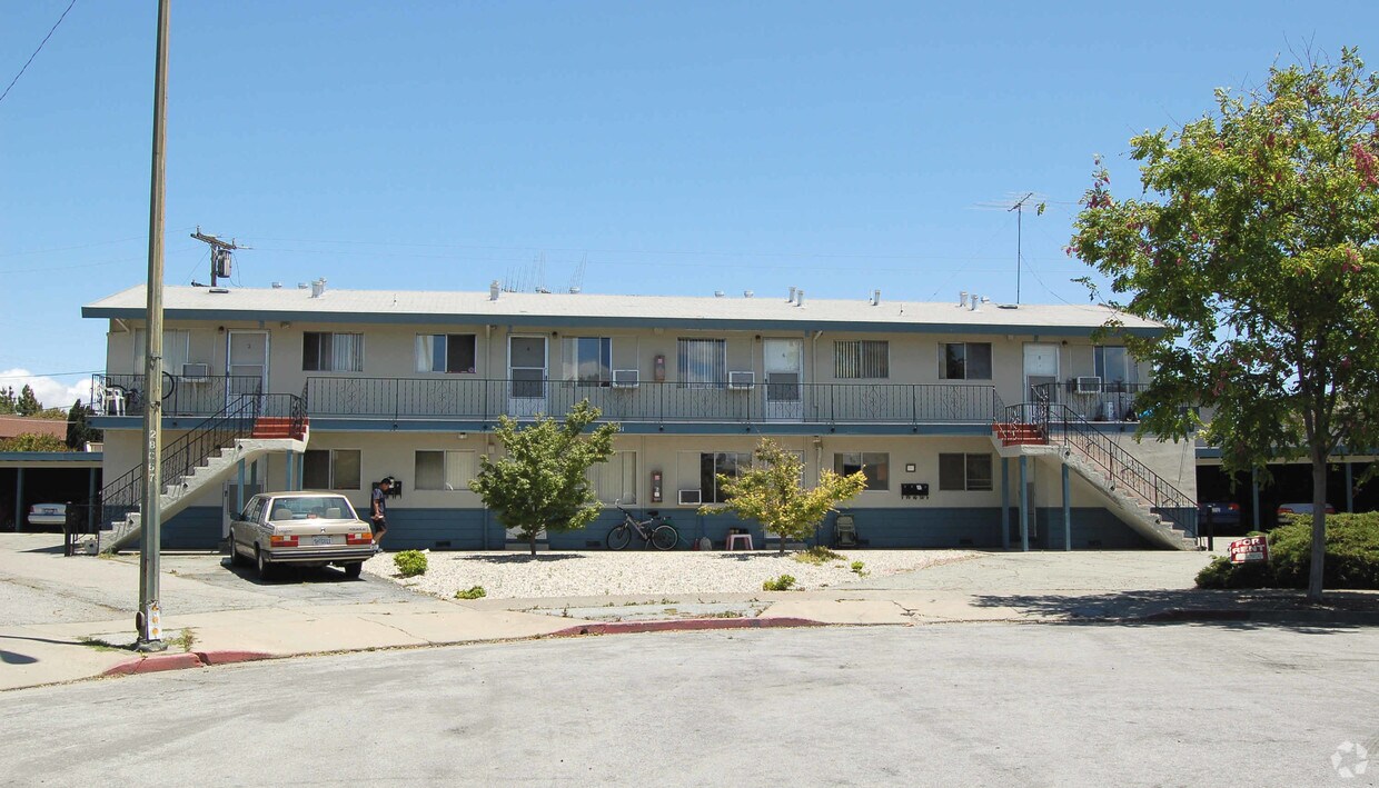 Building Photo - 751 San Jule Ct