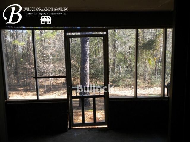 Building Photo - Lville: 2/2 Ranch Duplex