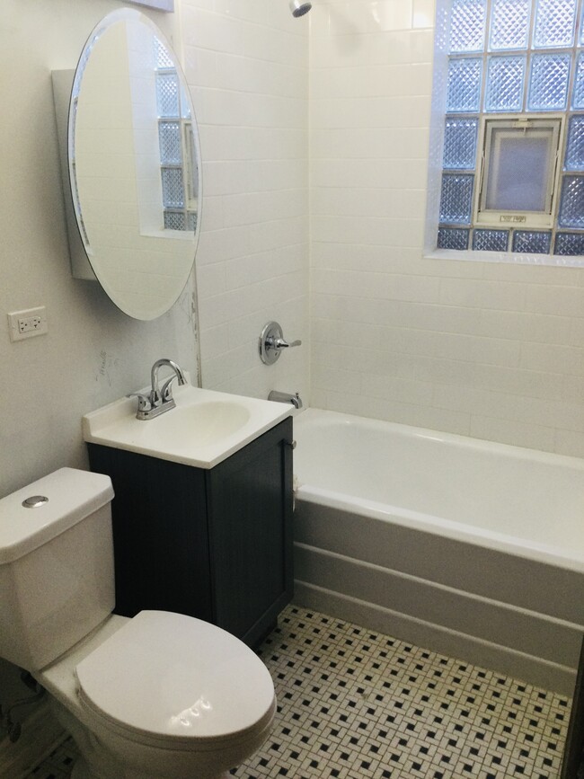 Foto del edificio - 2417 W Arthington St