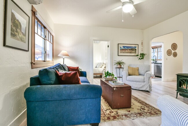 Building Photo - 680 W 27th Ave