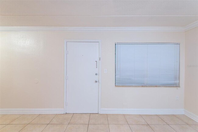 Building Photo - 5221 Bayshore Blvd