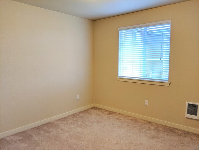 Bedroom 1 - 3305 Sawyer St