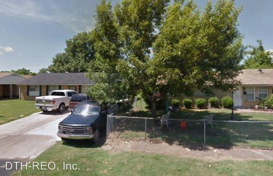 Foto principal - 3 br, 1 bath House - 2508 N. Gathings Dr.
