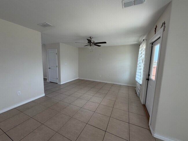 Building Photo - 5414 Rincon Dr
