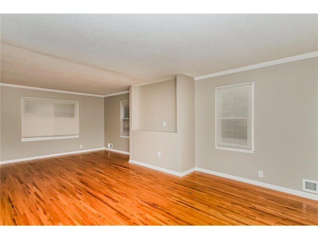 Building Photo - 2811 W 90th St