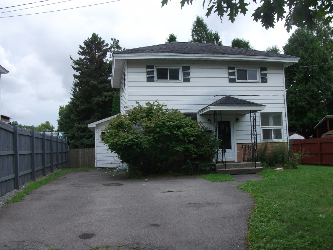 203 Midland St, East Syracuse, NY 13057 - House for Rent ...