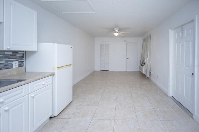 Building Photo - 234 Mango Dr