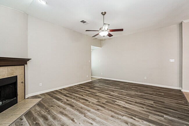 Building Photo - 1509 Nighthawk Dr