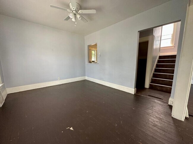 Building Photo - 587 Greissing Terrace