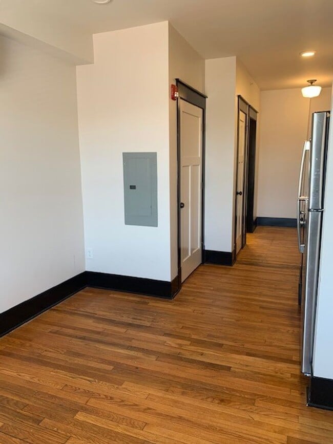 Interior Photo - Colonial Hotel Apartments