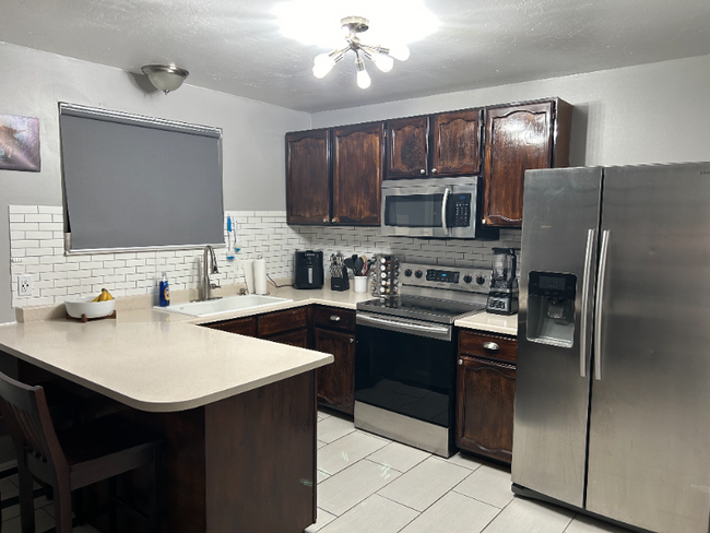 Foto del edificio - 8827 Pinion Ln