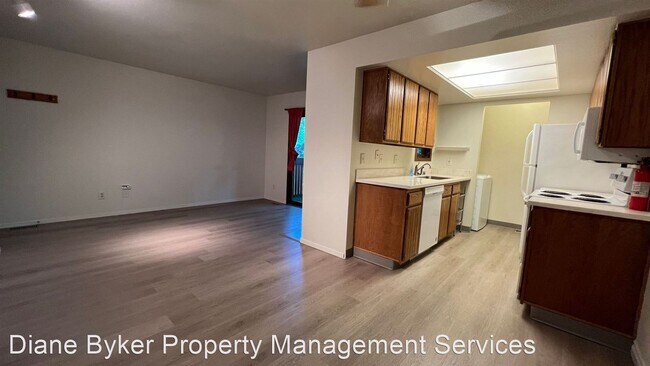 Building Photo - 2 br, 2 bath House - 7550 Foxridge Way #7C