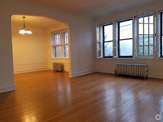 Building Photo - 1643 W Touhy Ave