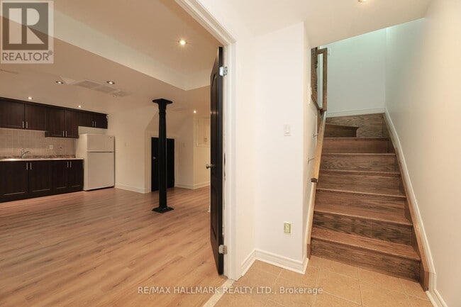 Building Photo - 64 Madeira Ave