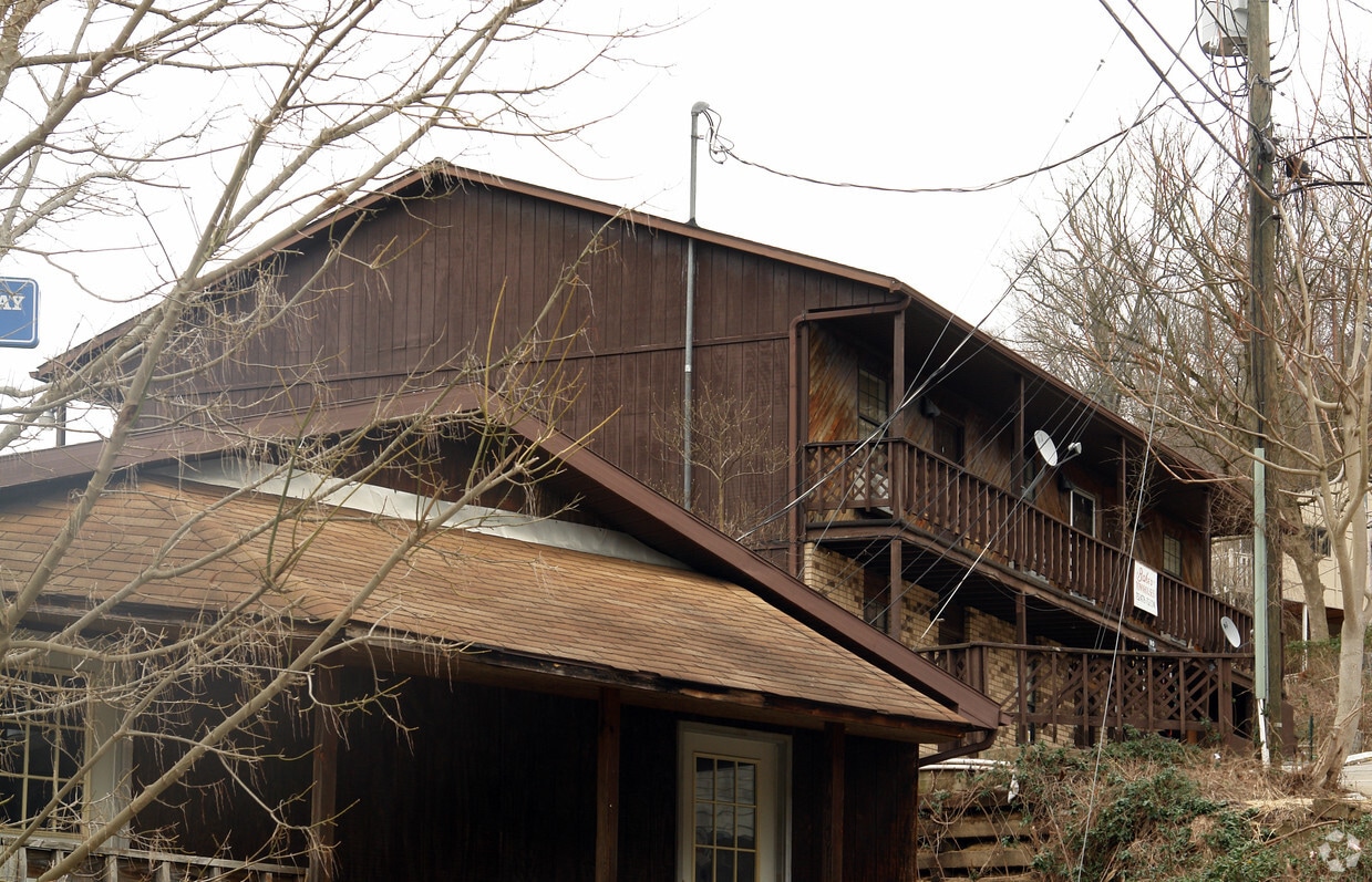 Building Photo - Perry Dr