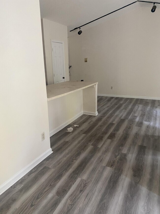 Foto del edificio - 3107 Darden Rd