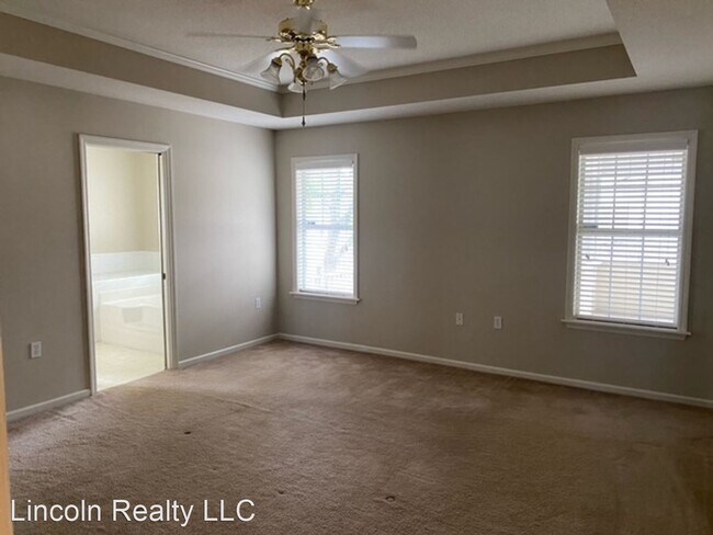 Building Photo - 3 br, 2 bath House - 632 Justin Dr
