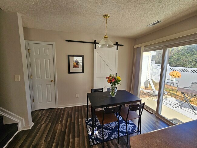 Foto del edificio - 10887 Holly Ridge Blvd
