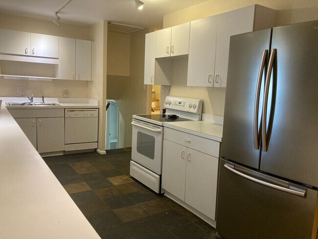 Foto del edificio - Huge 5BR, large yard, fireplace, big rooms! (Bellaire)