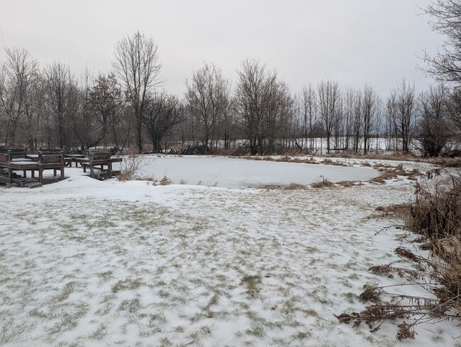 Building Photo - 1690 W Wirtz Rd