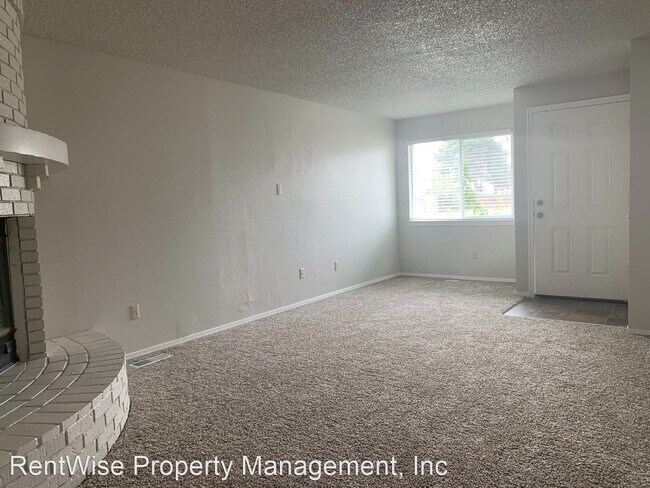 Building Photo - 3 br, 1 bath House - 9578 W Hoff Dr.
