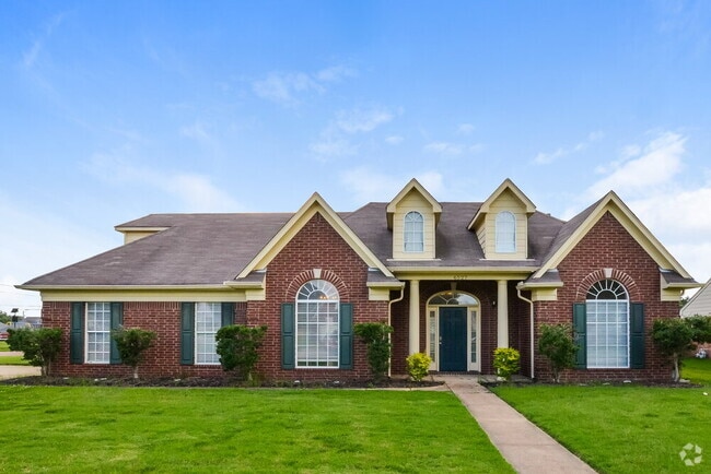 Building Photo - 6527 Sandbourne E