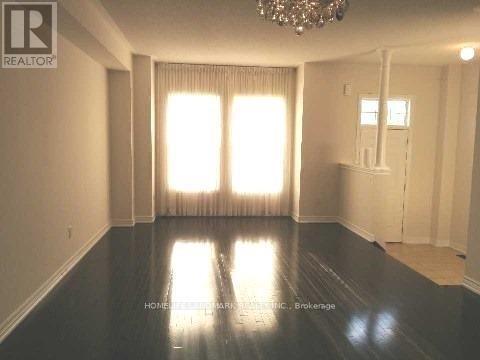 Photo du bâtiment - 10619 Woodbine Ave