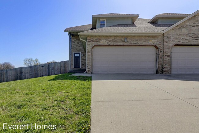 Building Photo - 3 br, 2 bath House - 3336 S Hillcrest Ave